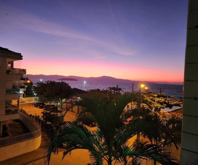 Pe Na Areia E Com Vista Linda Apartment